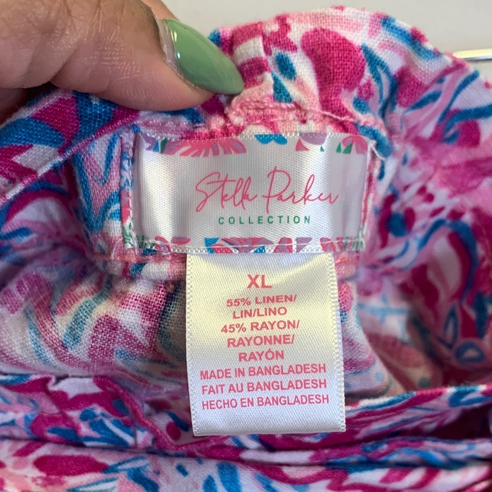 Pink Patterned Women's Casual Shorts - Picture 2 of 4